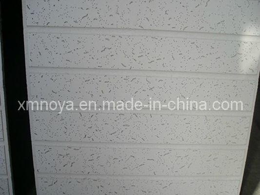 Decoratieve materialen Het onregelmatige gatoppervlak Minerale vezels Plafond / Rock Wool Board