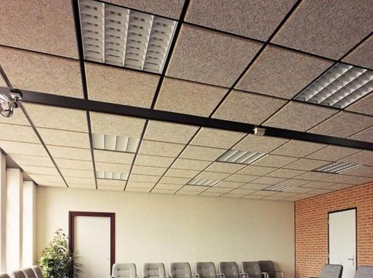 Kwadraatrand gekleurde akoestische vezel houtwol cementplaat voor geluidsisolatie oplossingen