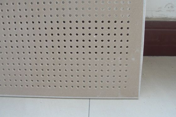 Geluidsdicht plafond 600*600mm Design akoestisch papiergezicht gipsplaten voor wanddecoratie