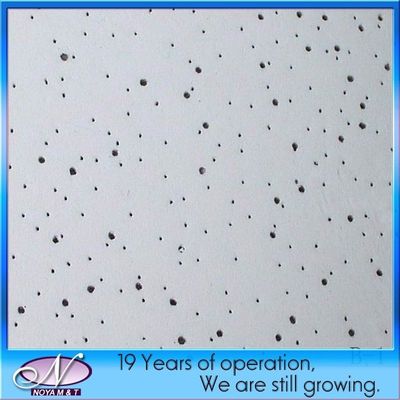 Acoustic Sound Absorption Mineral Fiber Wool Drop Ceiling Tile in 300*600 voor kantoor