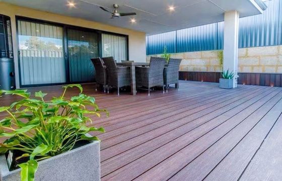150*25mm WPC-producten Speciale witte buitendekvloeren voor terras/heiningmaterialen