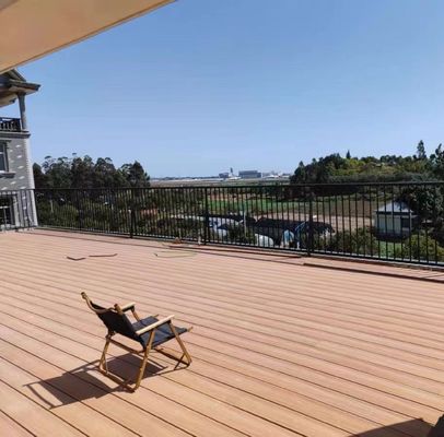 Ingenieurspatroon Bruin WPC Hout Plastic Composite Outdoor Floor Decking voor Outdoor