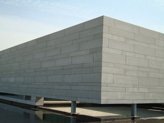 Zandvezel cementplaat voor wand- of plafondtegel die hoge temperaturen kan weerstaan