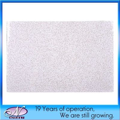 600*600*20/25 Branddicht glasvezel akoestisch plafondpaneel voor hangend decoratief