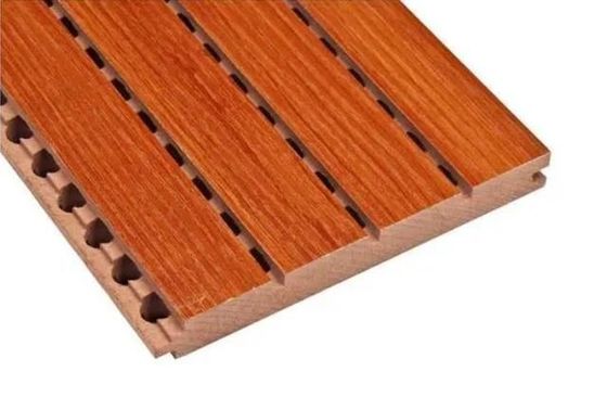 Decoratieve materialen 197mm*2400mm akoestisch isolatiepaneel met vierkante rand