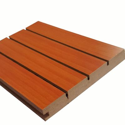 600*600 vierkantrand brandwerend akoestisch houten MDF wandpaneel voor interieur