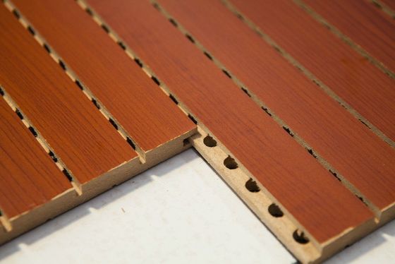 Decoratieve wand micro geperforeerd akoestisch houten bord met vierkant rand DSC 9994