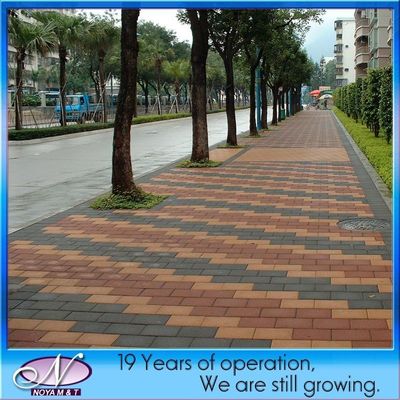 Stijlvol sinteren Grijs en rood Keramisch waterdoorlaatbaar baksteen voor Paver Driveway Garden