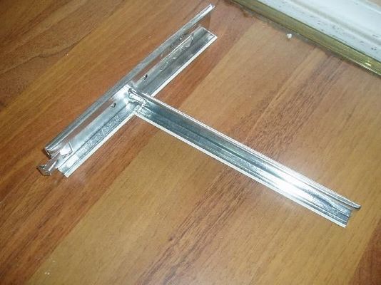 0.40-1.0 mm Dikte Brandbestendige gegalvaniseerde T-grid voor T-balk ophangend plafond
