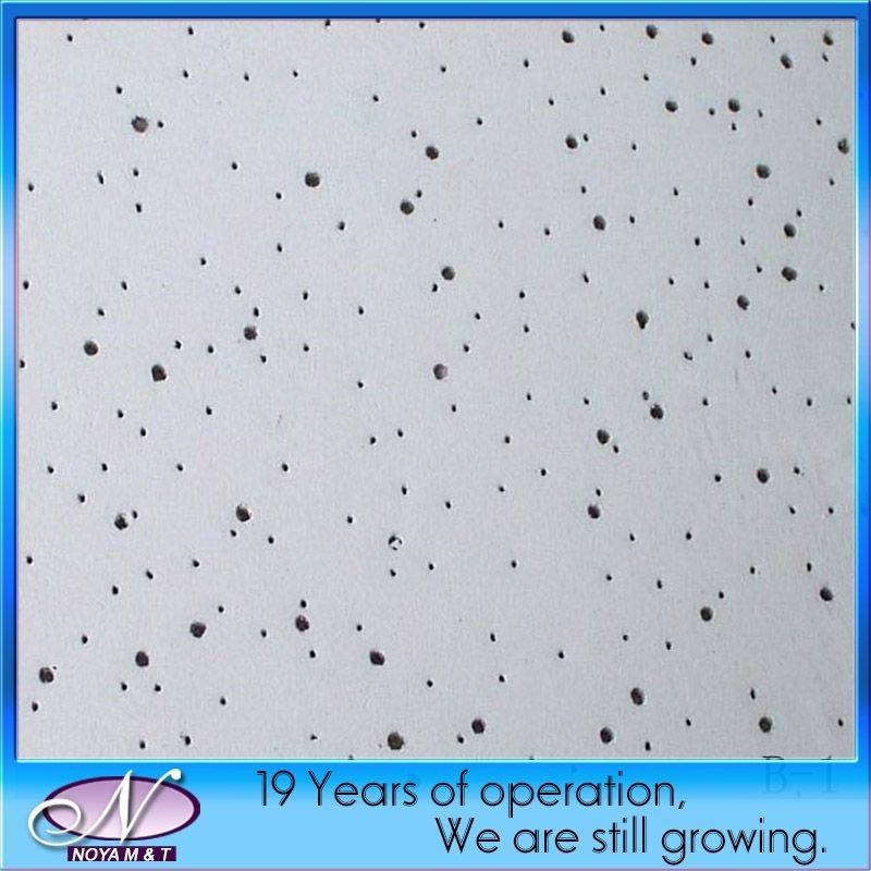 Acoustic Sound Absorption Mineral Fiber Wool Drop Ceiling Tile in 300*600 voor kantoor