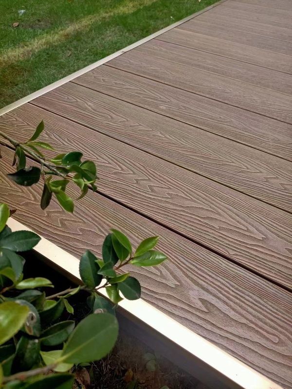 Hout Plastic Composite WPC hek en Pergola Decoratieve pilaar Bruin Oppervlak Afgerond